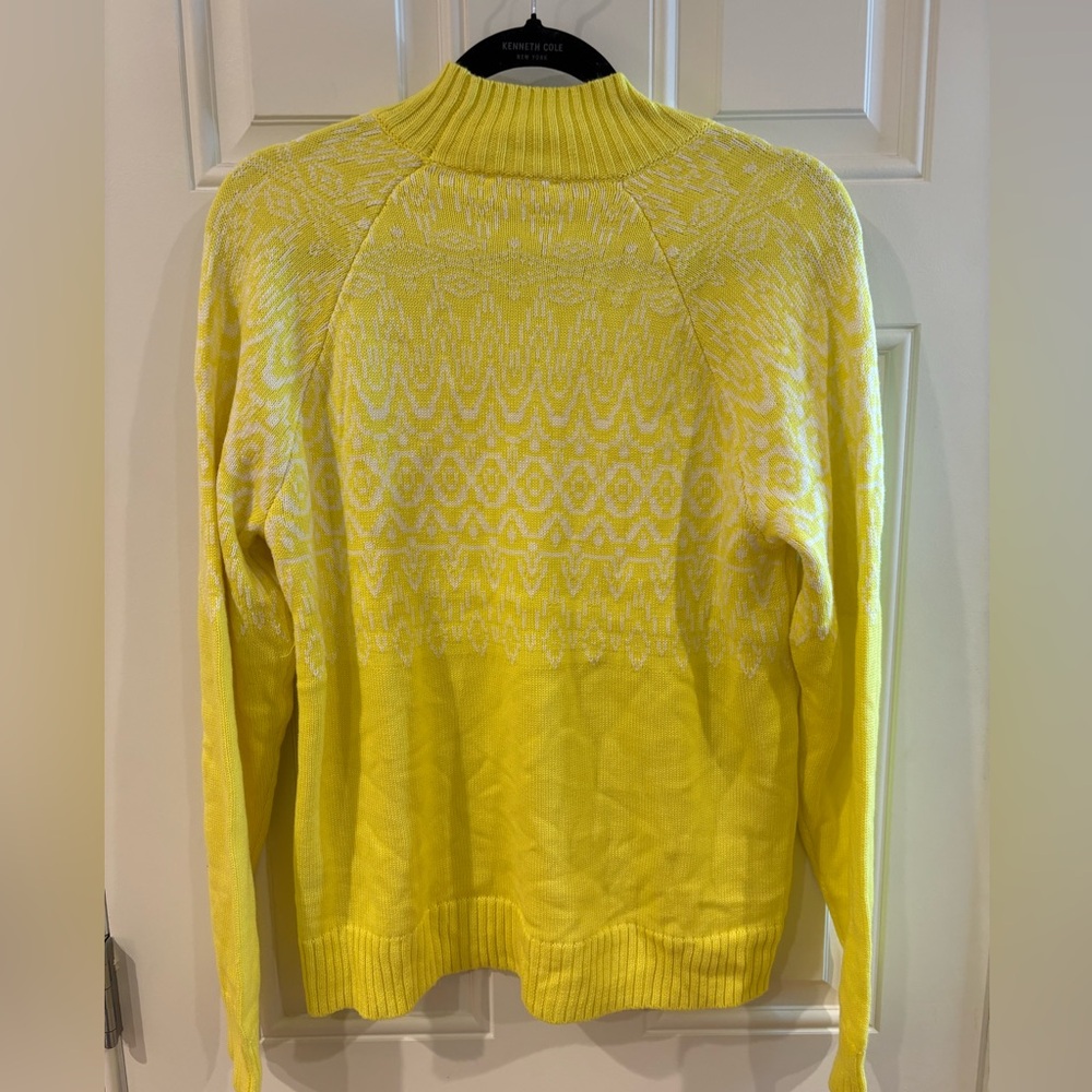 Candace Cameron Bure Yellow and White Turtleneck Sweater M